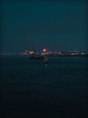 Fototapeta na wymiar Hamburger Hafen am morgen