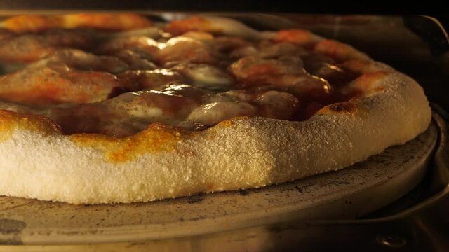 Pizza baking timelapse, neapolitan style in pizza oven