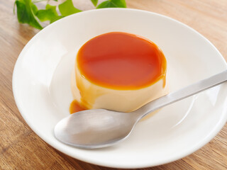 皿の上のプリン