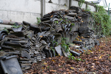 瓦 廃棄 ゴミ 昭和レトロ