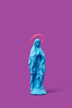 Virgin Mary statue with halo
