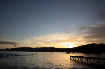 Fototapeta na wymiar sunrise on lake