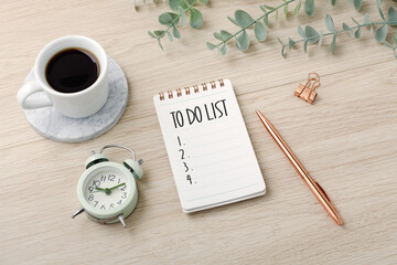 To do list on wooden desk