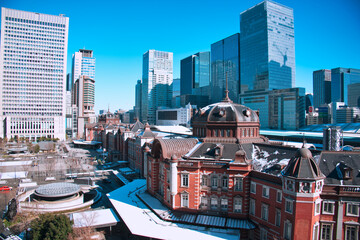 雪の東京駅