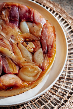 upside down shallots tart
