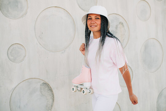 Portrait of a smily roller skater 