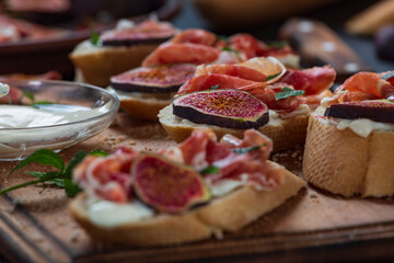 spanish appetizers with wine