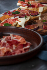 Obraz premium spanish appetizers with wine