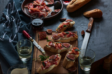 spanish appetizers with wine