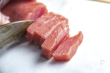 新鮮で美味しいマグロの切り身