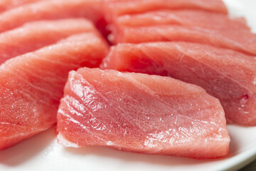 新鮮で美味しいマグロの切り身