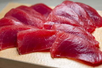 新鮮で味わい深く美味しい本鮪の赤身