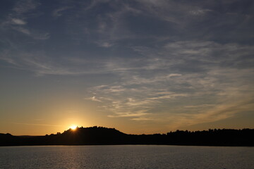 Lac du Pêcher Cantal coucher de soleil