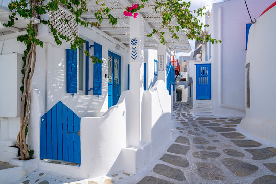 View of whitewashed narrow street, Mykonos Town, Mykonos, Cyclades Islands, Greek Islands, Aegean Sea