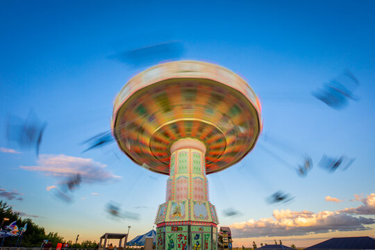 Wave swinger in motion