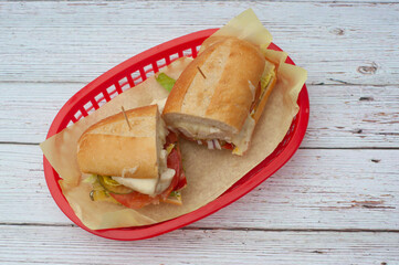 chicken sandwich with sweet rolls