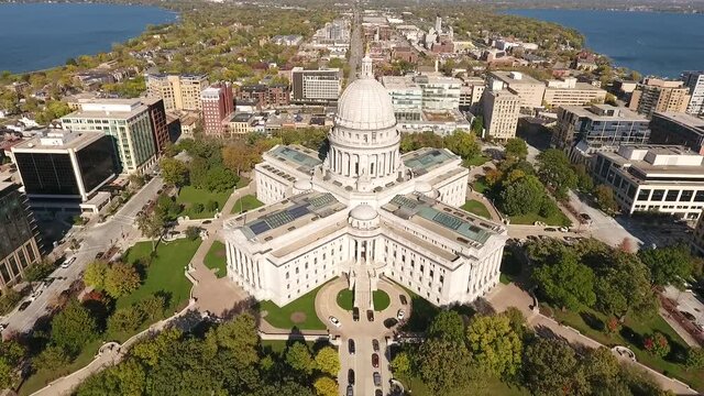 Dowtown Madison Wisconsin - State Capitol Building - Summer (Drone - Pull Back & Tilt Up)