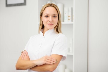 Portrait of female professional beauty doctor. - obrazy, fototapety, plakaty