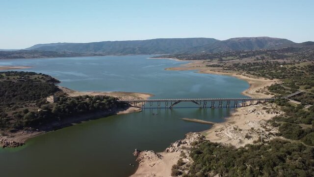 Bellissima veduta del Lago Coghinas di Oschiri in Sardegna