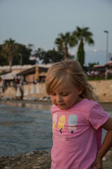 девочка на пляже