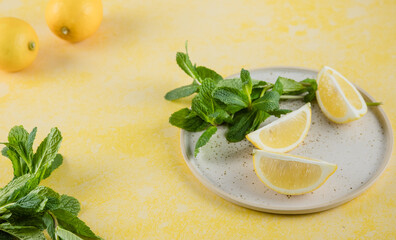 ingredients for fresh mint tea with lemon