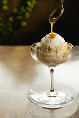 Caramel ice cream