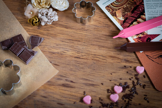 Valentine's handmade sweets ingredients and tools free space バレンタイン お菓子作りの材料と道具