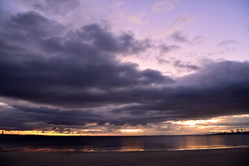 阿漕浦海岸からの日の出