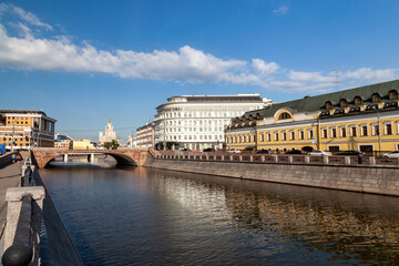 Obraz premium New cast-iron bridge. Moscow