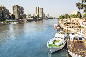 Fototapeta na wymiar Beautiful view of the Nile embankment in Cairo, Egypt