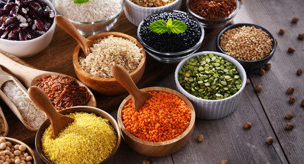 Composition with different kinds of dry food products