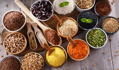 Composition with different kinds of dry food products