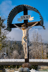 Kreuz in alpiner Landdschaft