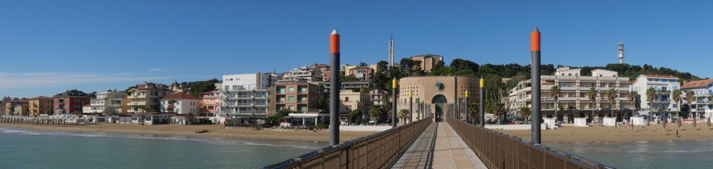Fototapeta premium panorama from the pier of Francavilla on the sea and on the sandy beach