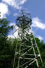 stara stalowa kratownicowa wieża
