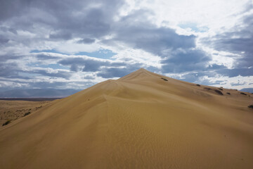 Fototapeta na wymiar Beautiful landscape of the Chara desert