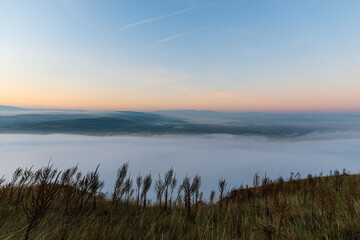 Fototapeta na wymiar Autumn morning fog landscape