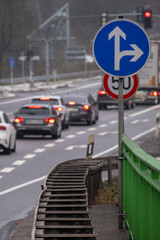 Stau wegen gesperrter Autobahn (A45, Rahmedebrücke zwischen Hagen und Lüdenscheid)