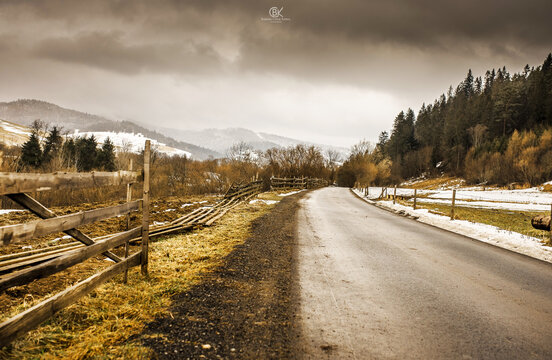 droga zimą w Pieninach, Kacwin widok na Tatry, mountains in the winter