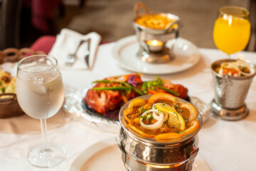Indian gastronomy or Hindu gastronomy is very varied; It arises as a result of the diversity of cultures that have enriched it throughout the colonizations that occurred over several centuries