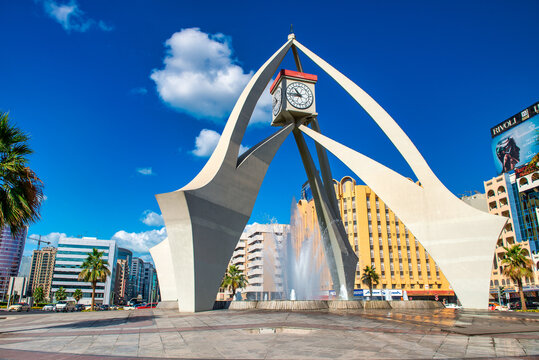 DUBAI, UAE - DECEMBER 11, 2016: Deira Clocktower Is A Modern Landmark In Bur Dubai.