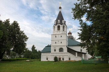 Fototapeta na wymiar Alexandrov, Russia - AUGUST 10, 2021. Church of the Intercession of the Blessed Virgin Mary in the Alexandrovskaya Sloboda. Museum-reserve 