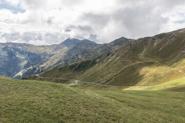 Fototapeta na wymiar mountains next to saalbach hinterglemm