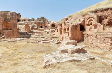 The rock-cut tombs of Dara Ancient City’s necropolis