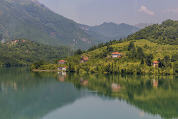 Fototapeta na wymiar Jablanica lake, Bosnia and Herzegovina