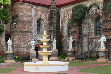 Der Innenhof von der St. Peter Metropolitan Kathedrale in Tuguegarao, Provinz Cagayan, Philippinen