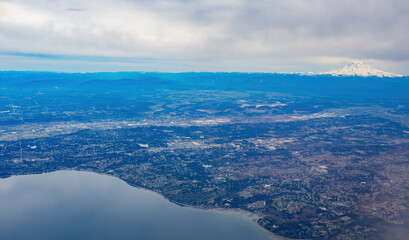Fototapeta na wymiar Aerial view of the downtown cityscape with Mount rainier of Seattle