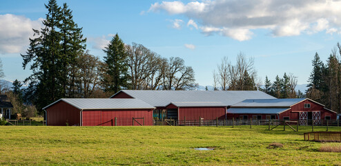 Obraz premium Country farm and barns rural Oregon.