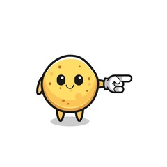 potato chip mascot with pointing right gesture