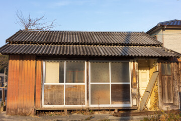 日本の岡山県備前市の頭島の古くてとても美しい建物